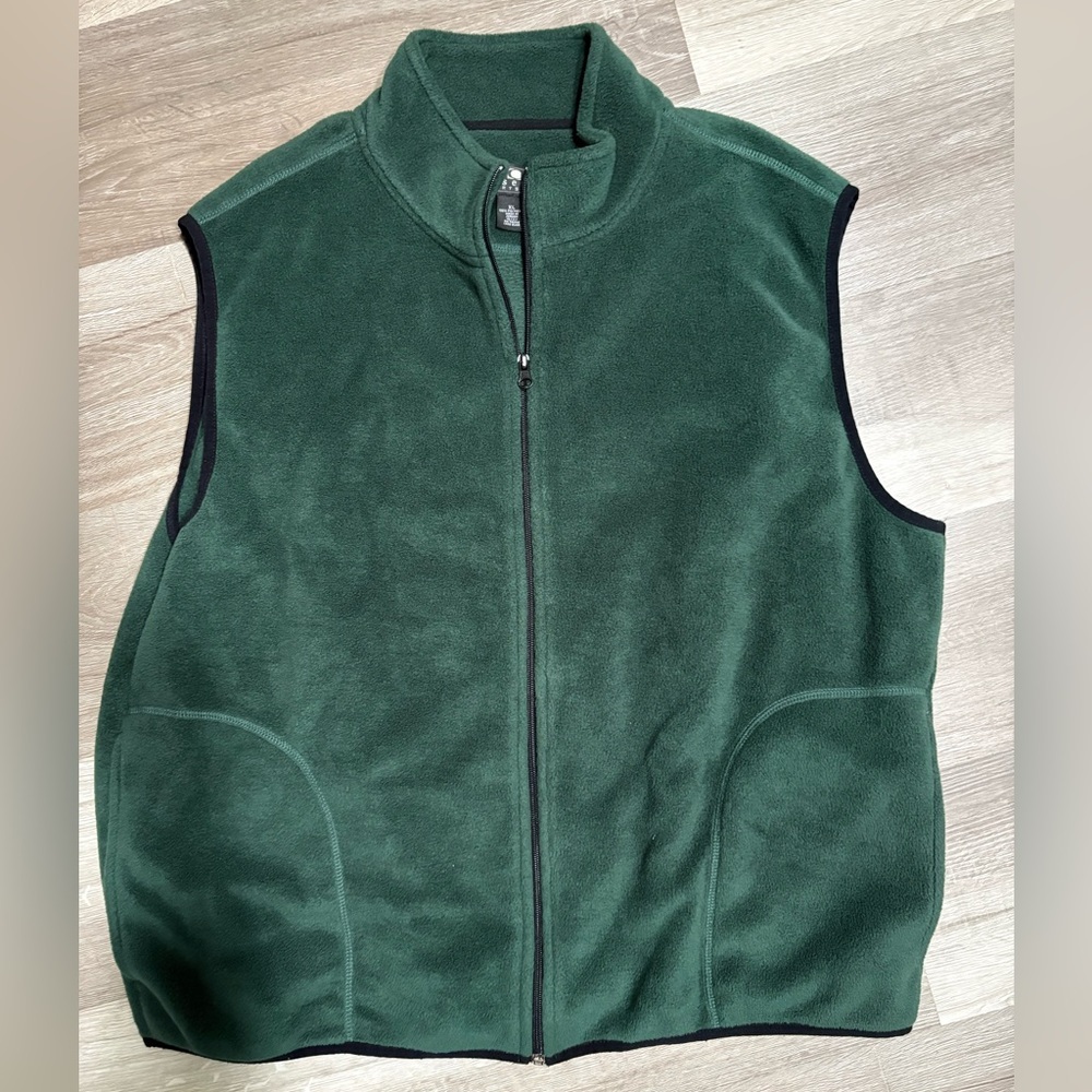 Consensus Men's Green Fleece Vest. Size XL